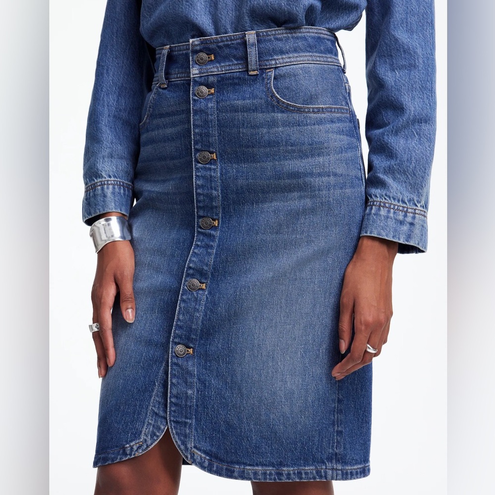 Madewell - Denim Button-Front Midi Skirt - Picture 2 of 9